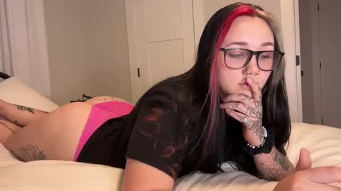 Snapshot of iveyjade33 chatting on September 2025 06:26:02 AM ivey jade online show from September 2025 06:26:02 AM