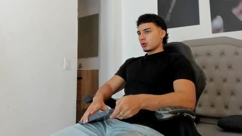 Ivo Beischel online show from October 2025 12:03:01 PM