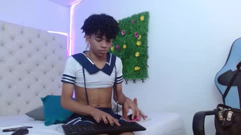 Ivon online show from October 2025 12:39:02 PM