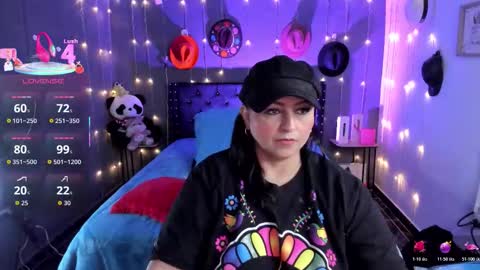 Ivonne online show from November 2025 11:31:01 PM