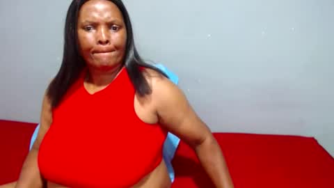 IVORYTITS48 online show from February 2025 09:30:02 AM