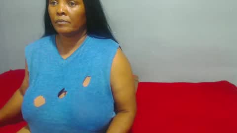 IVORYTITS48 online show from February 2025 11:41:01 AM