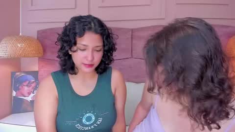 Ivy and Molly online show from March 2025 11:51:01 AM