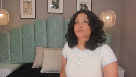 Ivy and Molly online show from September 2025 08:31:02 PM