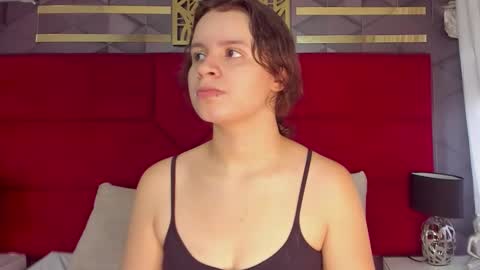 Ivy and Molly online show from September 2025 08:30:02 PM