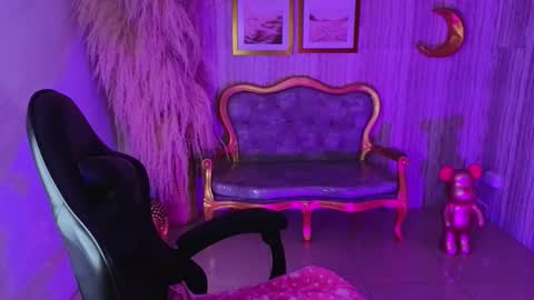 Ivy  online show from September 2025 08:33:02 PM