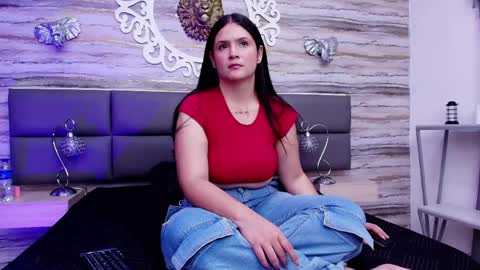 Snapshot of ivy_lux33 chatting on May 2026 01:28:01 PM online show from May 2026 01:28:01 PM
