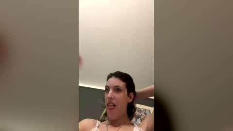 Snapshot of ivy_rose90 chatting on July 2026 04:40:02 AM ivy_rose90 online show from July 2026 04:40:02 AM