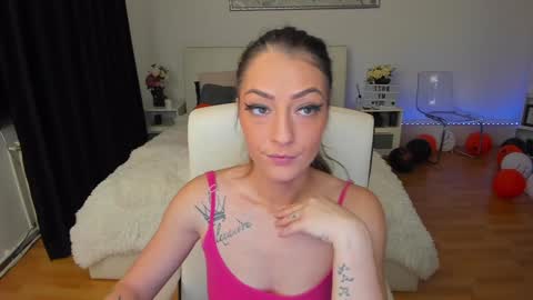 IvyFox online show from December 2024 01:02:02 PM