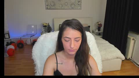 IvyFox online show from December 2024 04:39:02 PM