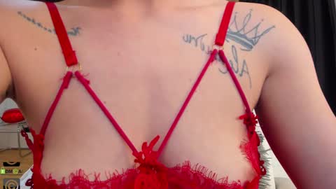 IvyFox online show from February 2025 11:42:02 AM