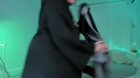 IVY - Follow me 3 online show from December 2024 07:05:01 AM