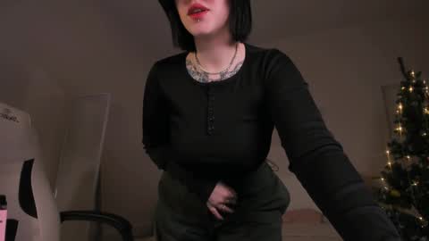 IVY - Follow me 3 online show from January 2025 06:29:01 AM