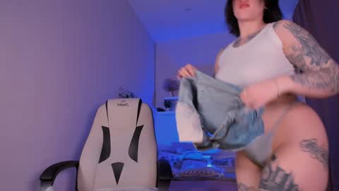 IVY - Follow me 3 online show from January 2025 06:56:02 AM