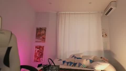 IVY - Follow me 3 online show from October 2025 10:34:02 AM