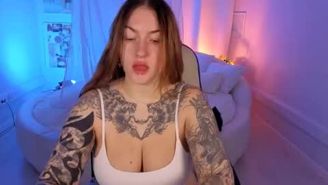 IVY - Follow me 3 online show from November 2025 09:31:01 AM