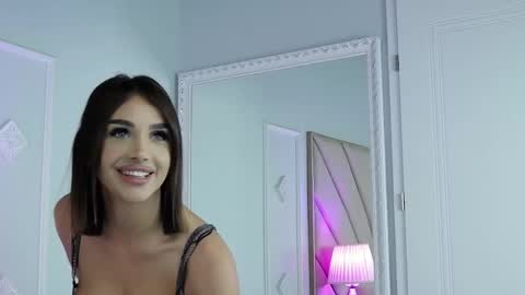 Snapshot of ivynox chatting on April 2026 11:18:01 PM Ivy online show from April 2026 11:18:01 PM