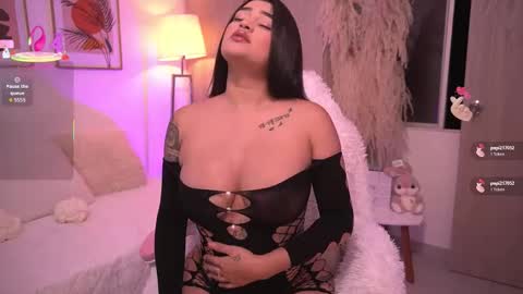 Annie online show from October 2025 03:14:01 AM