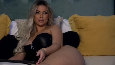 Snapshot of ivyrubens chatting on January 2025 09:23:02 AM Ivy online show from January 2025 09:23:02 AM