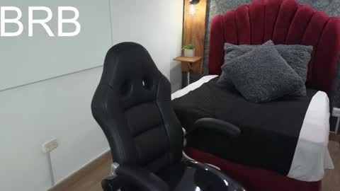 ivyrush09 online show from October 2025 03:06:01 AM