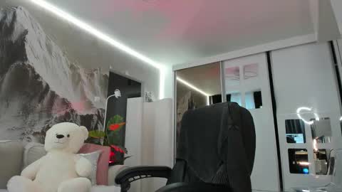 Ivy Belle online show from February 2026 06:26:01 AM