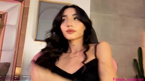 Ivy Pierce  online show from September 2025 11:43:01 AM