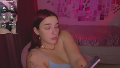 Snapshot of iwi_wi_wi chatting on October 2025 01:15:01 AM Daisy online show from October 2025 01:15:01 AM