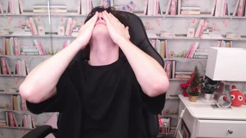 Snapshot of iwillfall_ chatting on December 2024 06:04:01 AM Maxim online show from December 2024 06:04:01 AM