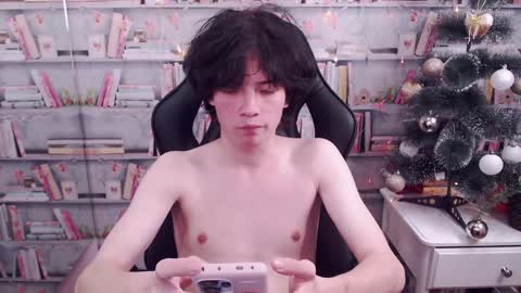 Snapshot of iwillfall_ chatting on December 2024 10:00:02 PM Maxim online show from December 2024 10:00:02 PM