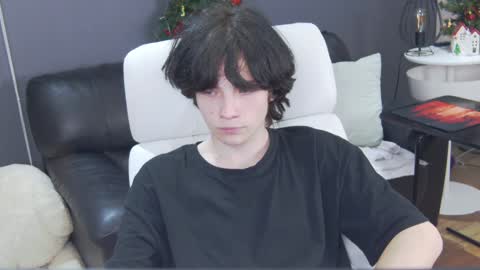 Snapshot of iwillfall_ chatting on January 2025 01:10:02 PM Maxim online show from January 2025 01:10:02 PM