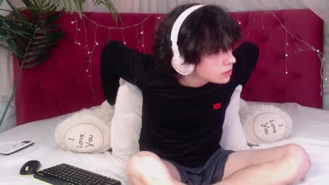 Snapshot of iwillfall_ chatting on January 2025 11:51:01 PM Maxim online show from January 2025 11:51:01 PM