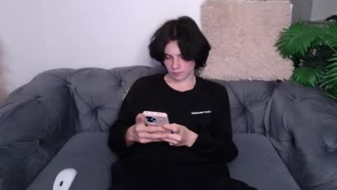 Snapshot of iwillfall_ chatting on February 2025 07:33:02 PM Maxim online show from February 2025 07:33:02 PM