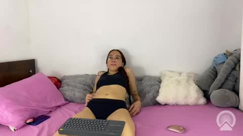 izhiss online show from September 2025 12:11:01 AM