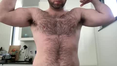 Izylduur online show from April 2026 09:42:02 AM