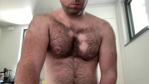 Izylduur online show from April 2026 10:32:01 AM