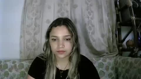 izzy_32 online show from March 2026 06:25:01 AM