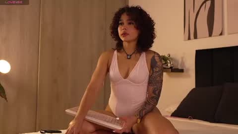 Snapshot of izzy_vega chatting on June 2026 01:28:02 AM Izzy vega online show from June 2026 01:28:02 AM