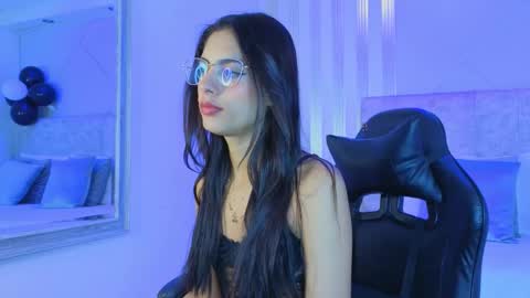 j_belle_ online show from March 2026 02:53:01 PM