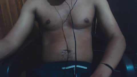 Snapshot of j_castello chatting on October 2025 03:31:02 AM J online show from October 2025 03:31:02 AM