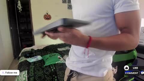 JACK CASTELL online show from October 2025 10:46:02 AM