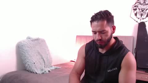 Snapshot of jack_master_muscle chatting on February 2025 05:56:02 PM jack and leah online show from February 2025 05:56:02 PM