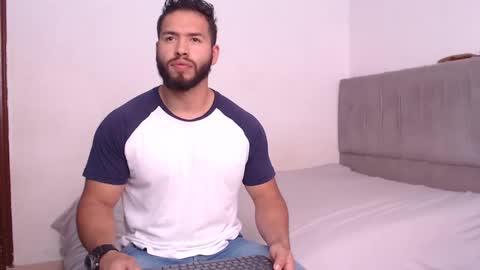 Snapshot of jack_master_muscle chatting on February 2025 06:20:01 PM jack and leah online show from February 2025 06:20:01 PM