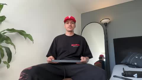 INDEPENDENT MODEL online show from April 2026 06:09:02 PM