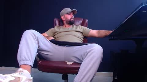 JackEthan online show from October 2025 05:28:01 AM