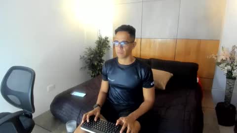 jacobdraven online show from November 2025 03:39:01 AM