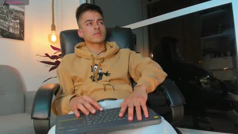 JACOB STONES online show from February 2025 04:55:01 AM