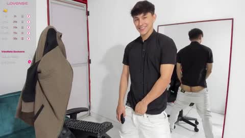 Snapshot of jacques_cardiet chatting on December 2024 01:49:02 PM jacobo online show from December 2024 01:49:02 PM