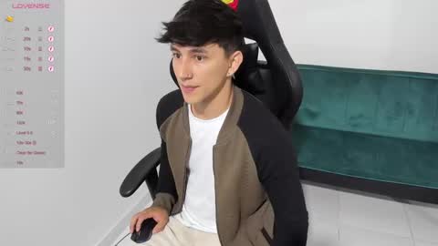 Snapshot of jacques_cardiet chatting on December 2024 03:02:01 PM jacobo online show from December 2024 03:02:01 PM