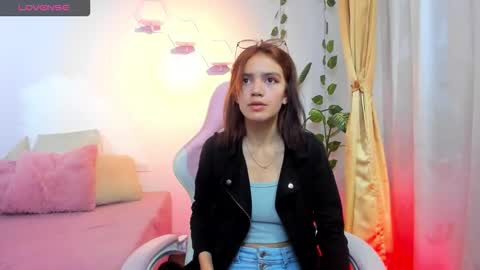 jade77__ online show from September 2025 12:48:01 PM