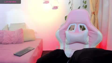 jade77__ online show from September 2025 01:11:02 PM